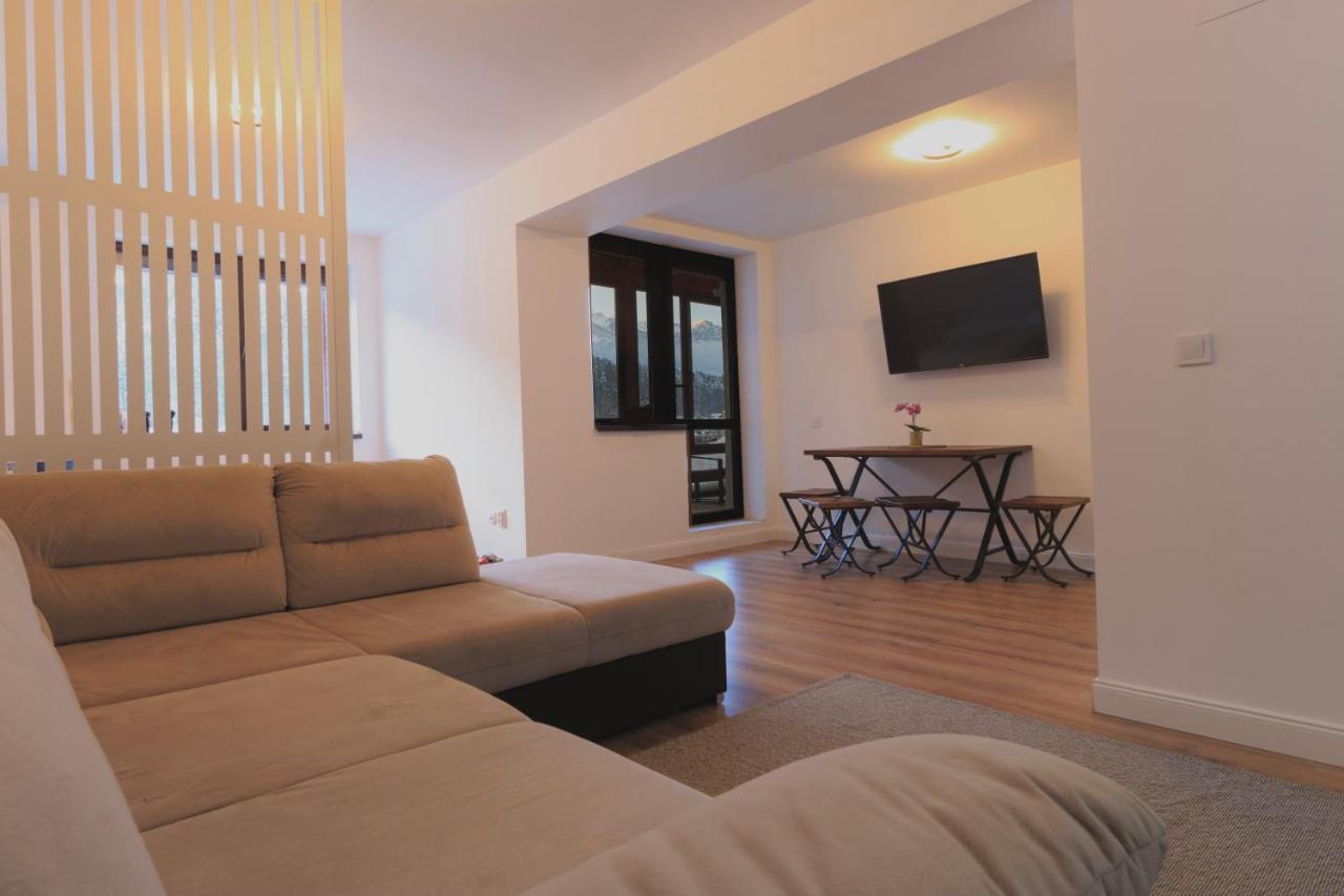 Best View Ap With Parking And 2 Bathrooms 시나이아 외부 사진