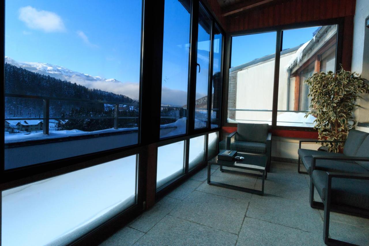 Best View Ap With Parking And 2 Bathrooms 시나이아 외부 사진
