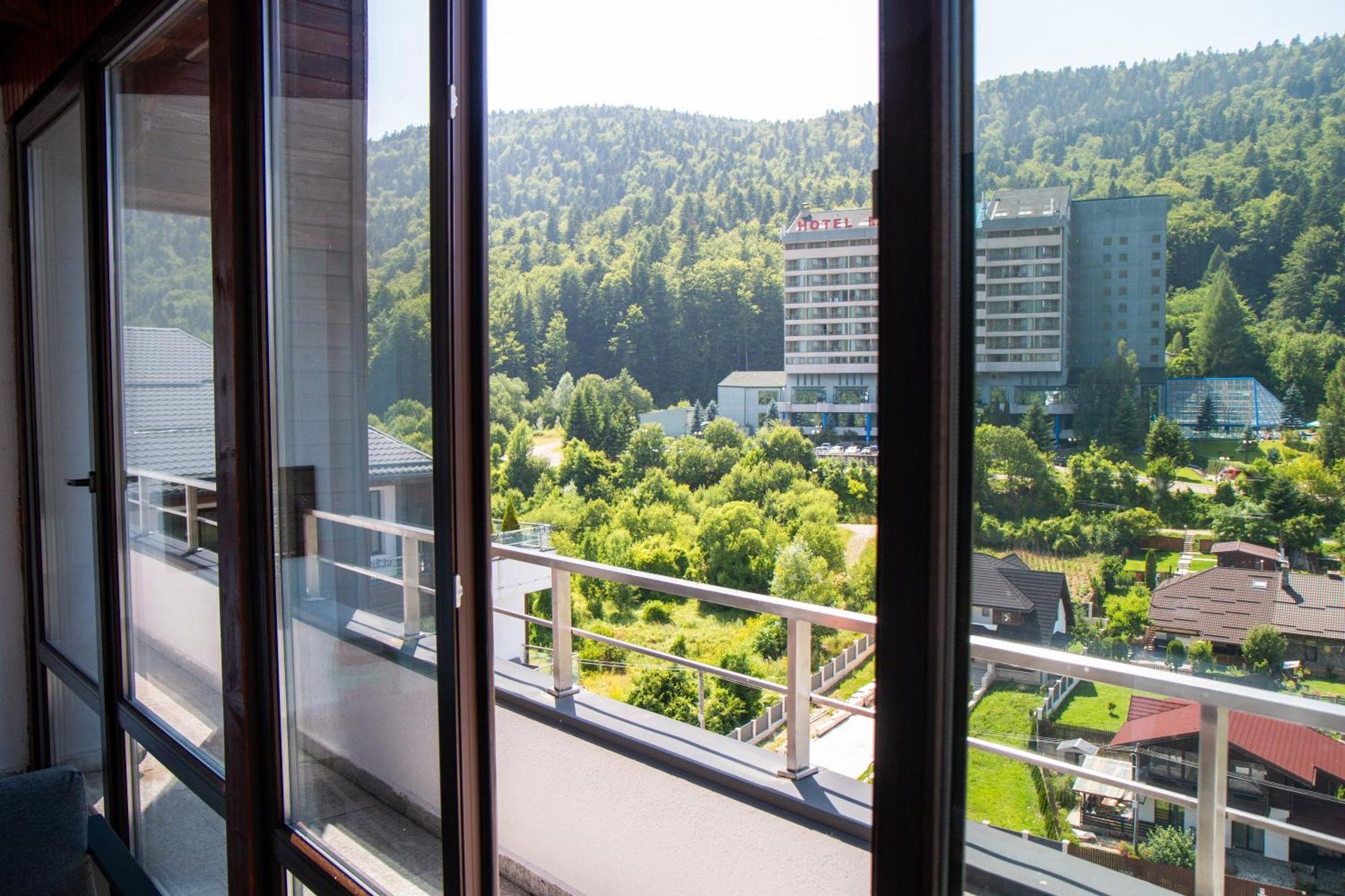 Best View Ap With Parking And 2 Bathrooms 시나이아 외부 사진